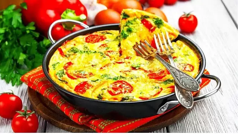 Omelet with vegetables is the diet